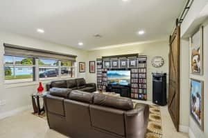 201 N 66th Ter, Hollywood, FL 33024 Sold 08/29/25