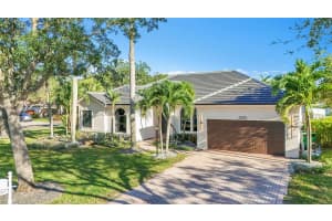 16260 Owasco Cir, Davie, FL 33331 Sold 09/11/25
