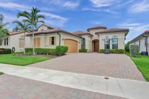 12855 Bayside Ct, Parkland