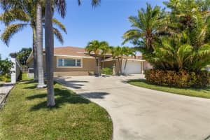 2504 Hibiscus Dr. W, Belleair Beach, FL 33786 - MLS#F10515887