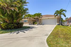 2504 Hibiscus Dr. W, Belleair Beach, FL 33786 - MLS#F10515887