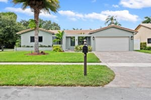 10291 NW 3rd Ct, Plantation, FL 33324 Sold 08/26/25