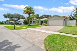 10291 NW 3rd Ct, Plantation, FL 33324 Sold 08/26/25