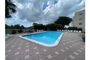 1030 Country Club Dr 308, Margate