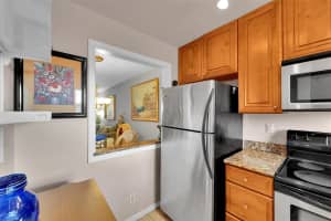 9261 Sunrise Lakes Blvd 309, Sunrise, FL 33322 - MLS#F10515921