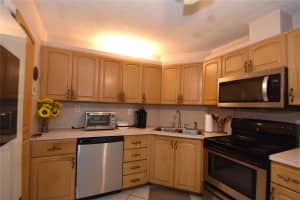 2175 Ne 56th St 208 Fort Lauderdale, FL 33308 - Off Market