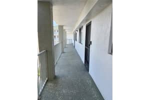 2334 S Cypress Bend Dr 810, Pompano Beach, FL 33069 - MLS#F10516023