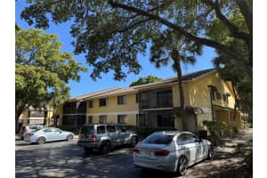 3059 N Oakland Forest Dr 102, Oakland Park