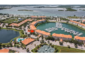 14 Harbour Isle Dr Ph01 Hutchinson Island, FL 34949 - Off Market