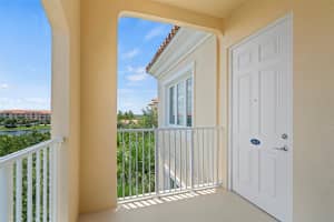 14 Harbour Isle Dr Ph01 Hutchinson Island, FL 34949 - Off Market