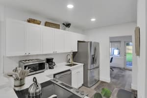 1121 SW 15th Ave, Fort Lauderdale, FL 33312 - MLS#F10516094