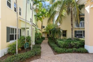 630 SE 15th St 7, Fort Lauderdale, FL 33316 - MLS#F10516101