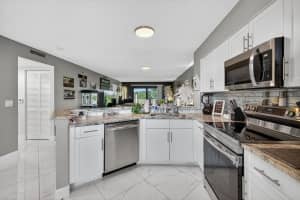 2334 S Cypress Bend Dr 511, Pompano Beach, FL 33069 - MLS#F10516111