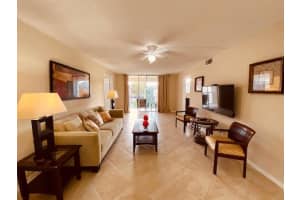 9420 S Hollybrook Lake Dr 305, Pembroke Pines