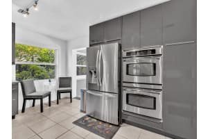 1124 18th Avenue, Fort Lauderdale, FL 33304 - MLS#F10516167