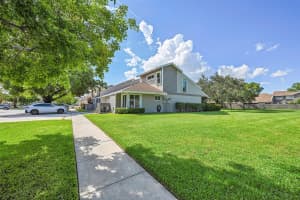 601 Woodgate Ln E, Sunrise, FL 33326 - MLS#F10516190