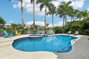 640 Sw 167th Way, Pembroke Pines