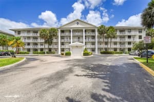 1703 S Whitehall Dr 304, Davie