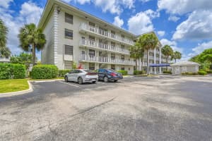 1703 S Whitehall Dr 304, Davie, FL 33324 - MLS#F10516236