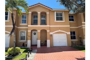 922 Nw 134th Ave, Pembroke Pines
