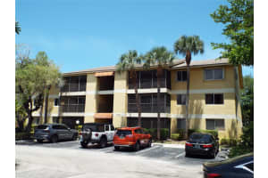 3001 N Oakland Forest Dr 202, Oakland Park