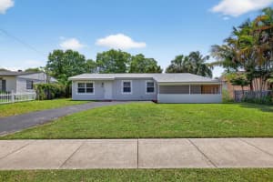 1520 Sw 67th Ave, North Lauderdale