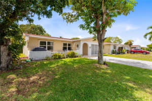 1010 NW 49th Ct, Deerfield Beach, FL 33064 - MLS#F10516385