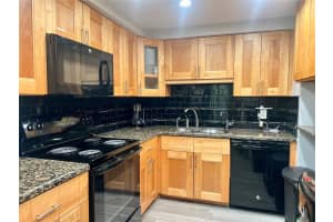 3900 N Hills Dr 208, Hollywood, FL 33021 - MLS#F10516413