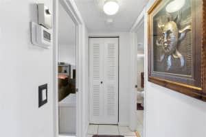 7219 Fairfax Dr 110, Tamarac, FL 33321 - MLS#F10516416