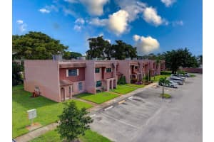 48 Madrid Ln 1-16, Davie, FL 33324 - MLS#F10516450