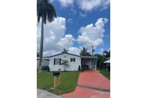 8681 Sw 19th St, Davie
