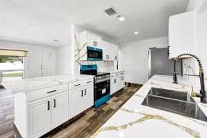 710 N 65th Ave, Hollywood, FL 33024 Sold 08/29/25