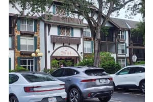 3750 Inverrary Dr 2z, Lauderhill