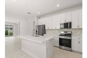 4501 nautilus cir, Vero Beach, FL 32967 - MLS#F10516583