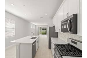 4501 nautilus cir, Vero Beach, FL 32967 - MLS#F10516583