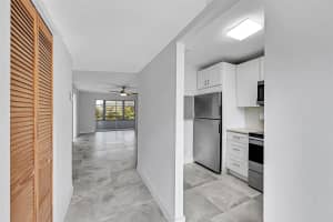 9761 Sunrise Lakes Blvd 301, Sunrise, FL 33322 - MLS#F10516591