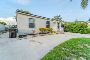 722 Forest Hill Blvd, West Palm Beach, FL 33405 Sold 10/07/25