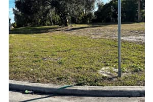 204 S Chillingworth Dr, West Palm Beach, FL 33409 - MLS#F10516690