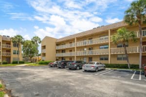 5961 Nw 61st Ave 301, Tamarac