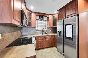 1390 Ne 39th St, Pompano Beach