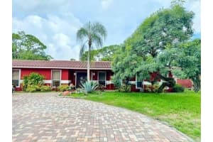 5800 Pinetree Rd, Parkland
