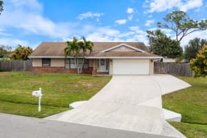 365 SW Eyerly Ave, Port Saint Lucie, FL 34983 Sold 08/22/25