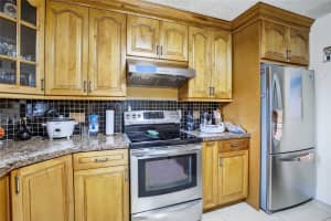 211 Hollybrook Drive, Pembroke Pines, FL 33025 - MLS#F10516874