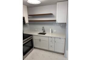22 Fanshaw A 22, Boca Raton, FL 33434 - MLS#F10516885