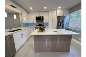 2002 Granada Dr M1, Coconut Creek, FL 33066 - MLS#F10516954