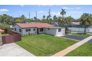326 N 32nd Ave, Hollywood, FL 33021 Sold 08/29/25