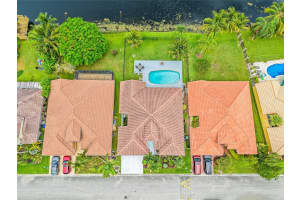 1001 SW SW 115 Ave, Pembroke Pines, FL 33025 - MLS#F10517039