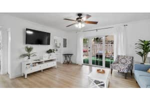 1400 NE 4th Ct 1, Fort Lauderdale, FL 33301 - MLS#F10517063