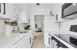 1400 NE 4th Ct 1, Fort Lauderdale, FL 33301 - MLS#F10517063