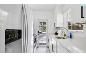 1400 NE 4th Ct 1, Fort Lauderdale, FL 33301 - MLS#F10517063